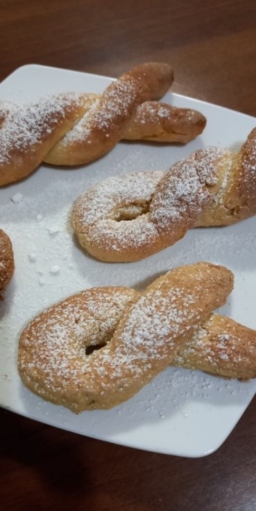 Treccine di ricotta al miele d’arancio